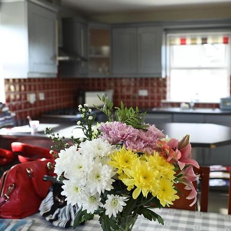 Seascape On The Edge Of Town: 4 Beds All Ensuite. Belmullet Esterno foto