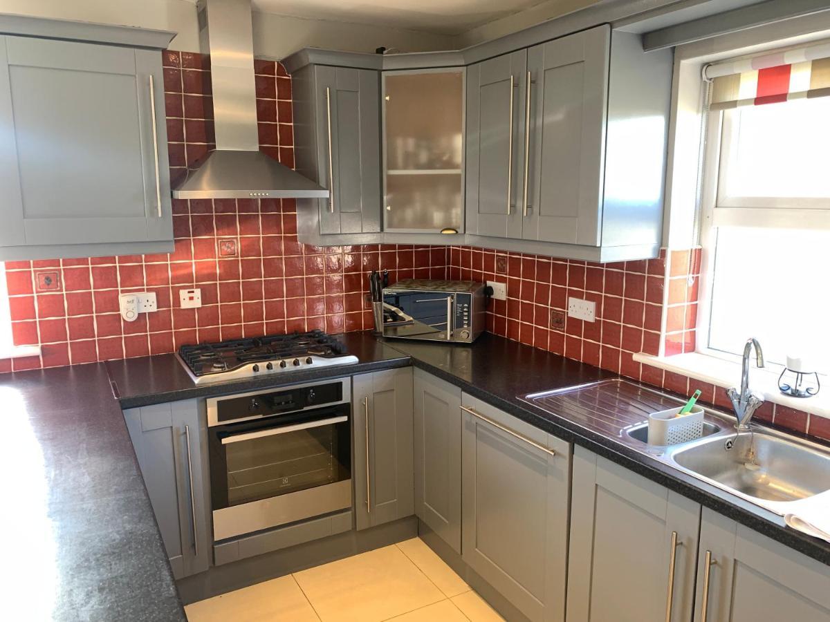 Seascape On The Edge Of Town: 4 Beds All Ensuite. Belmullet Esterno foto