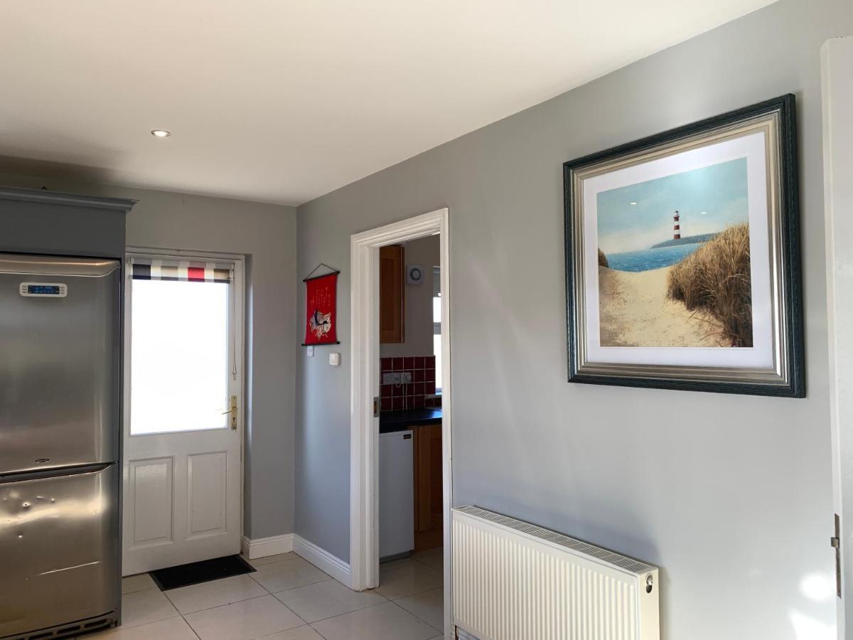 Seascape On The Edge Of Town: 4 Beds All Ensuite. Belmullet Esterno foto