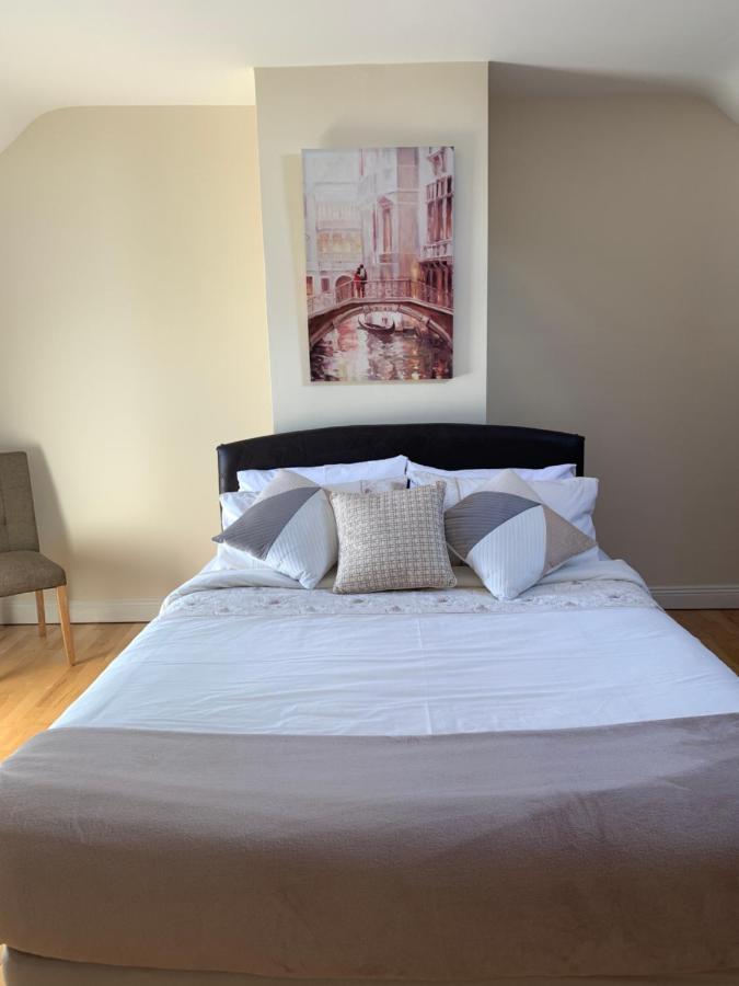 Seascape On The Edge Of Town: 4 Beds All Ensuite. Belmullet Esterno foto