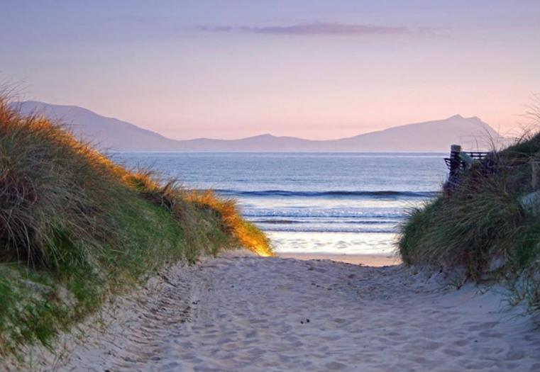 Seascape On The Edge Of Town: 4 Beds All Ensuite. Belmullet Esterno foto