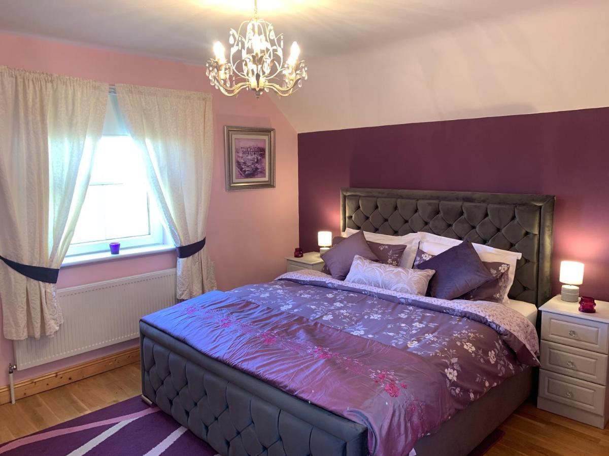 Seascape On The Edge Of Town: 4 Beds All Ensuite. Belmullet Esterno foto