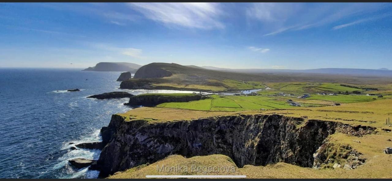 Seascape On The Edge Of Town: 4 Beds All Ensuite. Belmullet Esterno foto