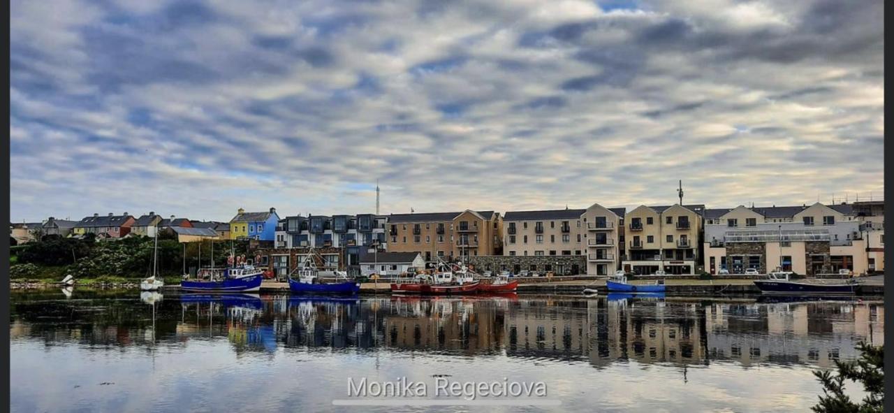 Seascape On The Edge Of Town: 4 Beds All Ensuite. Belmullet Esterno foto